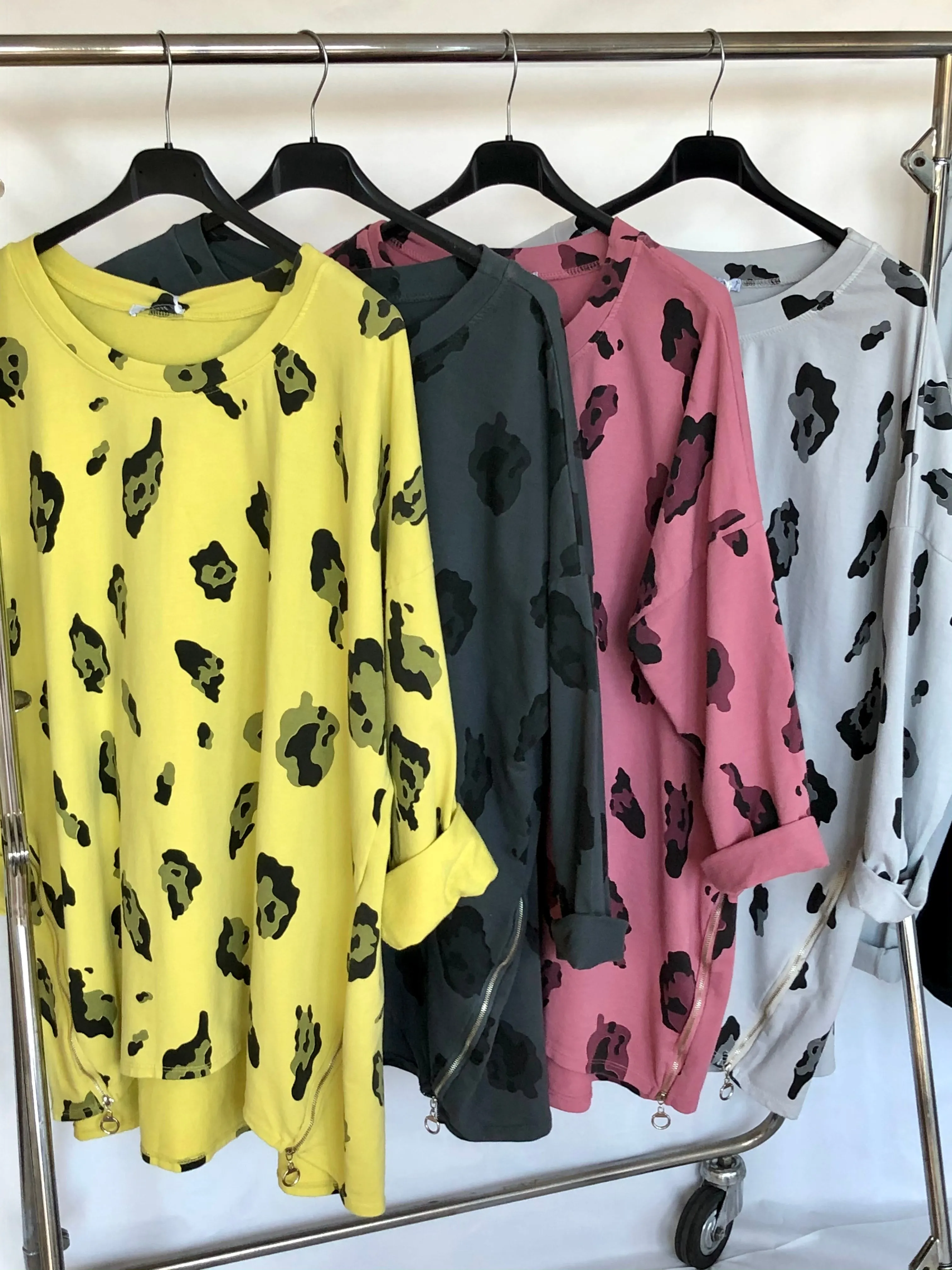 LEOPARD ZIP SWEATSHIRT