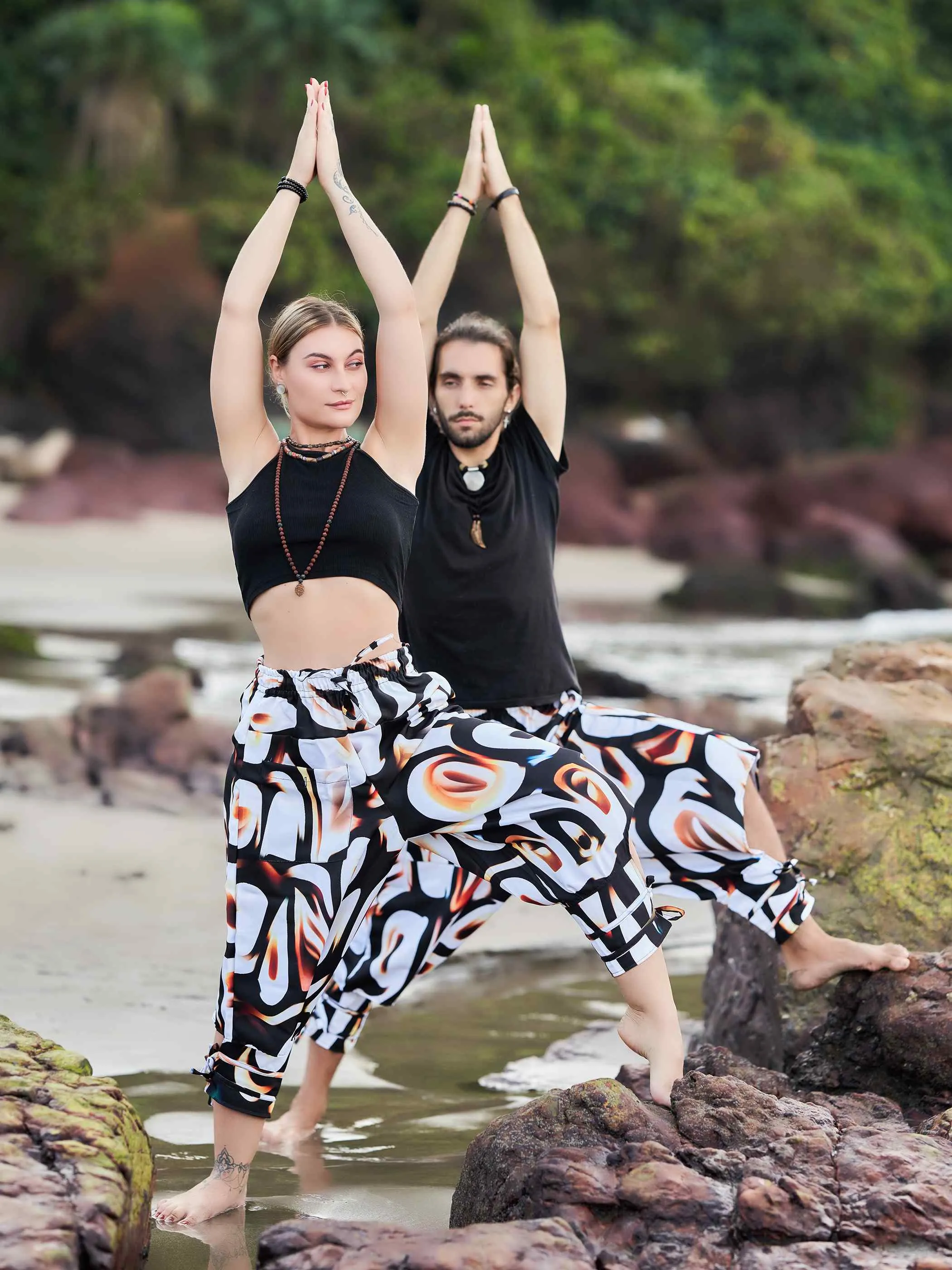 Men's Artistic Black White Vintage Hippy Harem Pants For Travel Yoga